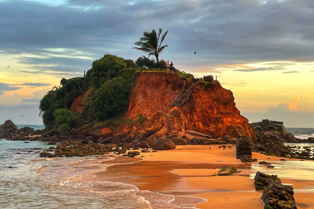 Sri Lanka Couples Escape — Tea Trains, Beaches and Ancient Temples
