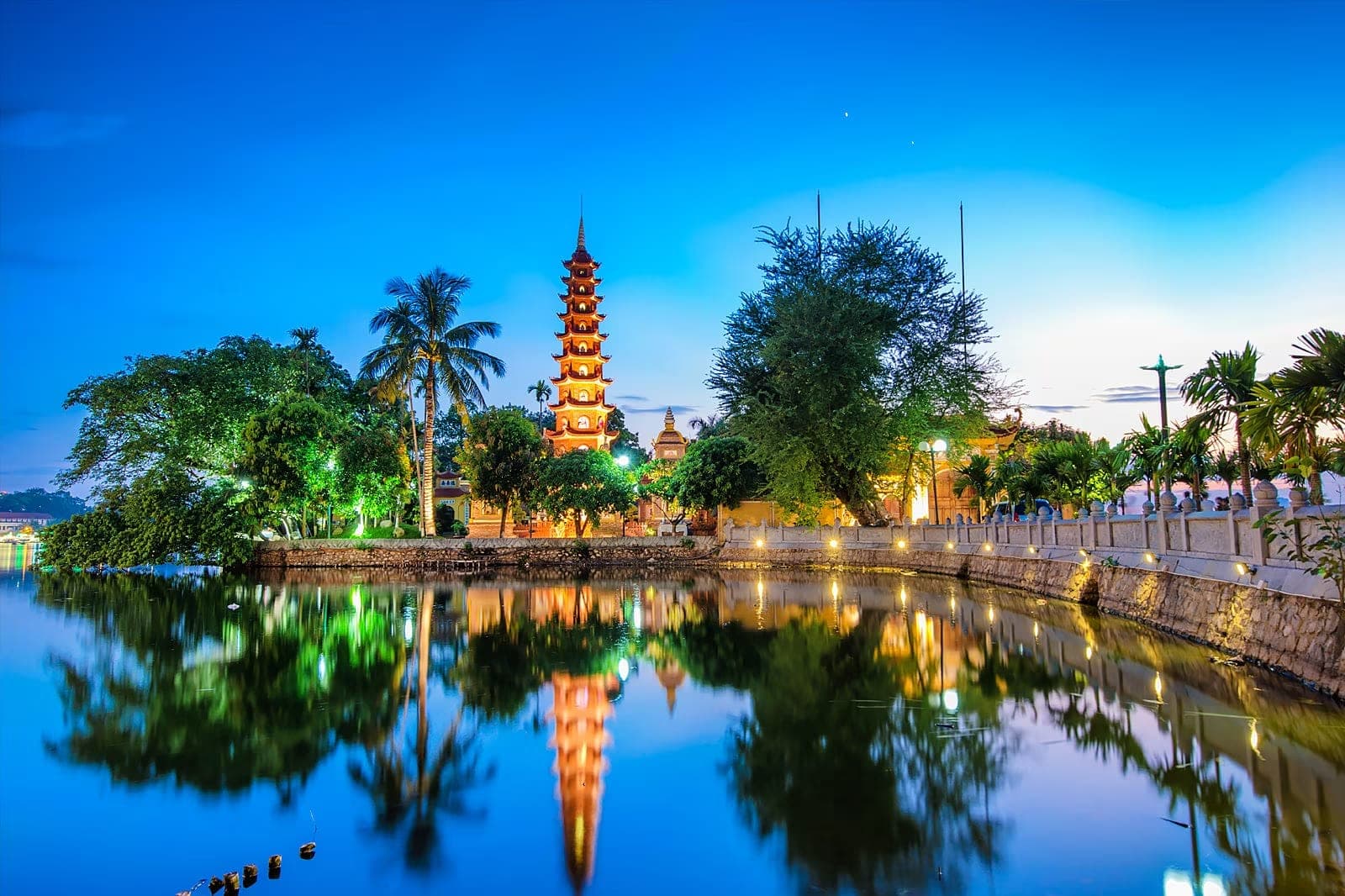 Vietnam Honeymoon Package — Hanoi, Halong Bay & Da Nang